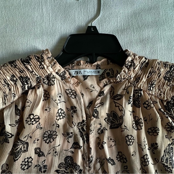 Zara Floral Shimmer Button Down Blouse Womens Medium Smocked Ruffle Cuff Boho - Picture 3 of 11